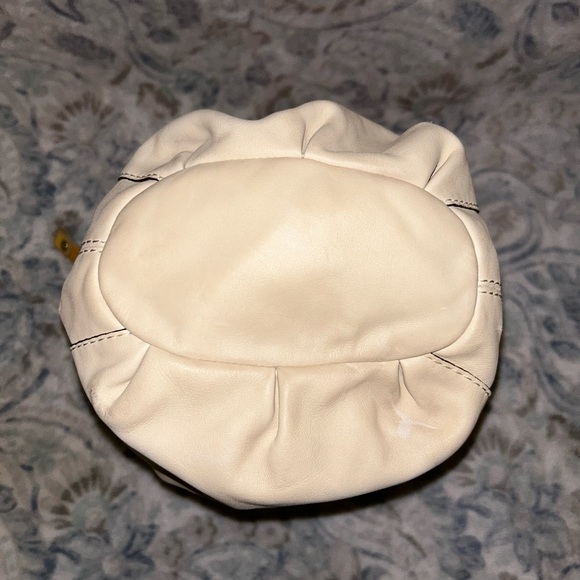 Coach 14501 Peyton Cream Soft Leather Drawstring bag - Picture 6 of 6